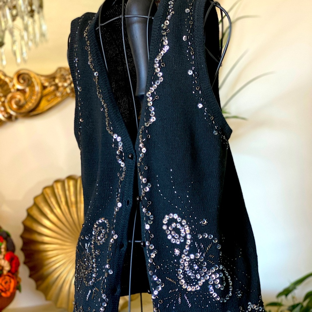 Beautiful vintage sequin and beaded sweater vest!